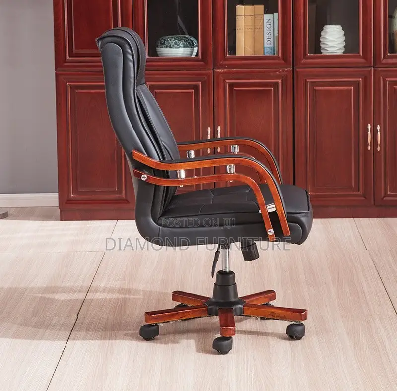 Office Furniture; {Executive Director’S Premium Leather Office Chair}