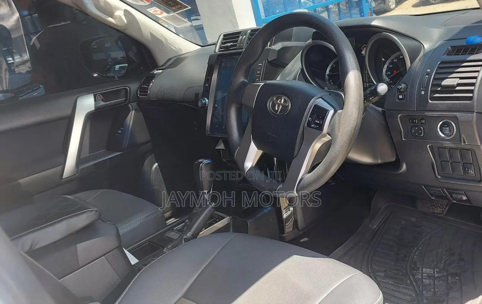 Toyota Land Cruiser Prado 2017 White