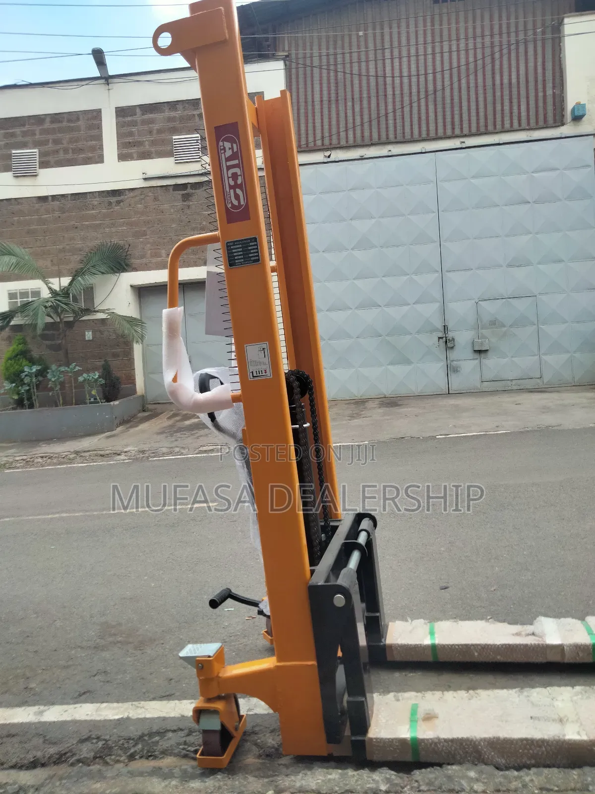 1.6m Height Manual Stacker
