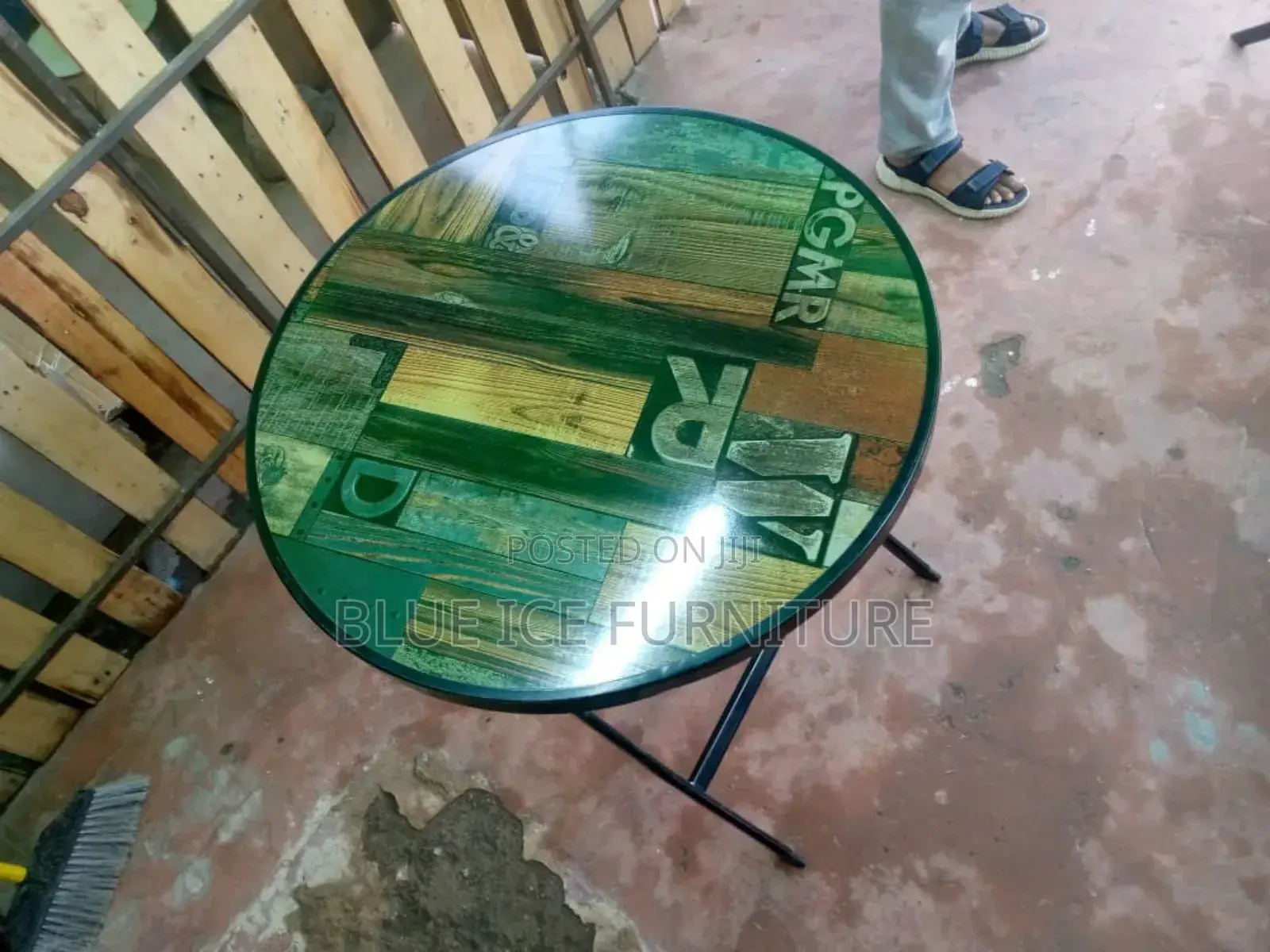 Round Foldable Table