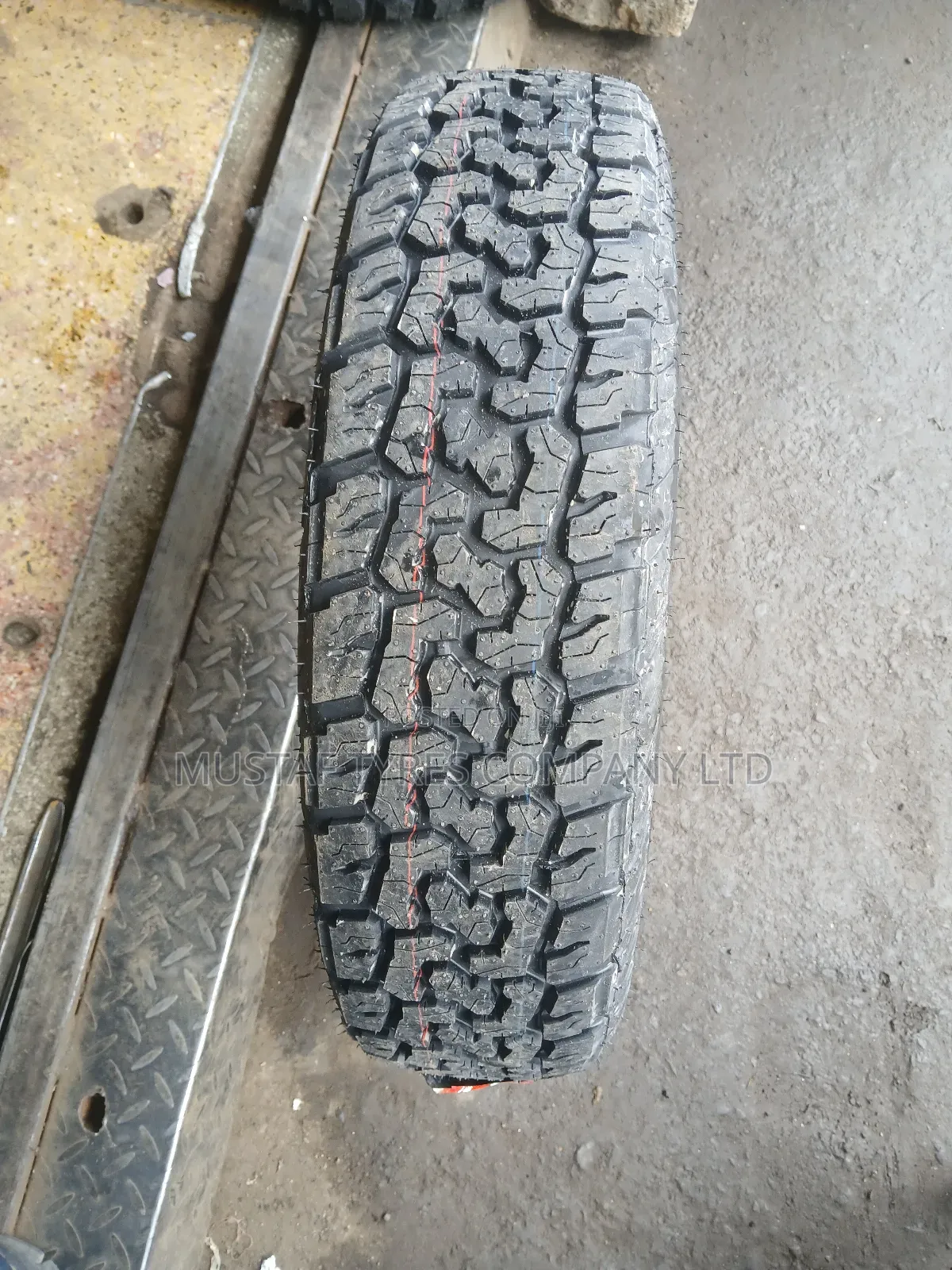 LCH Tyre 95r15c. 8pr
