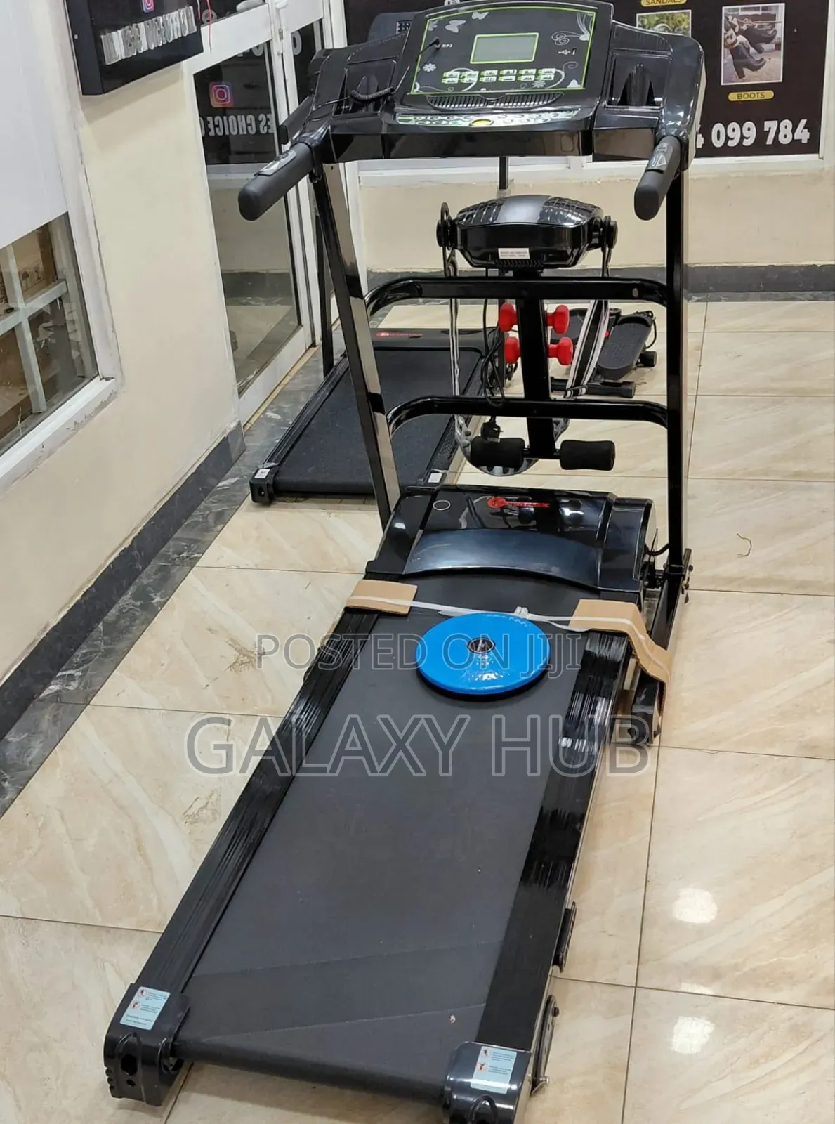 Treadmill Comes With 2pcs Neoprine Dumbells 1kg Each, Massage