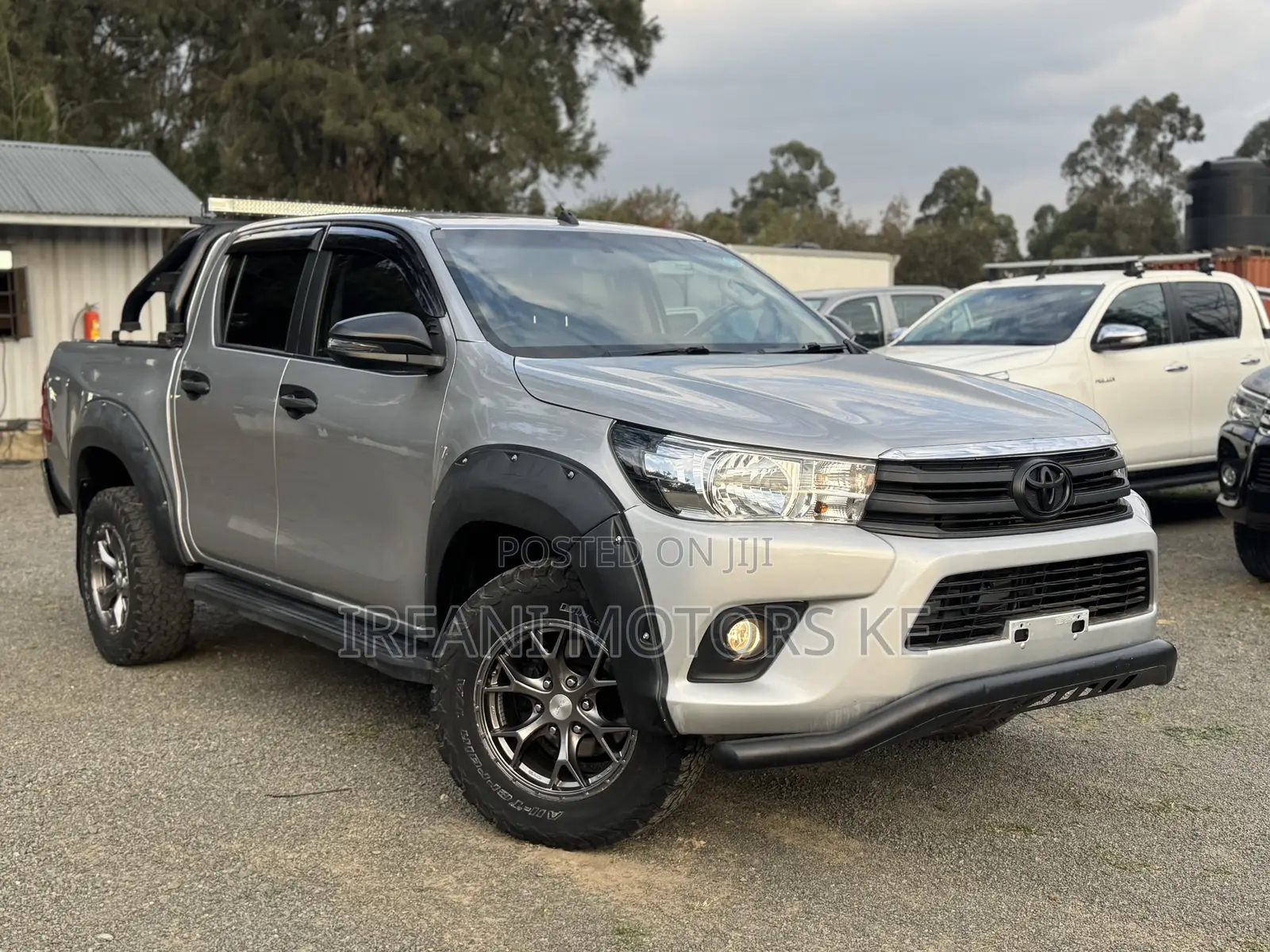 Toyota Hilux Rugged X 4x4 2018 Silver