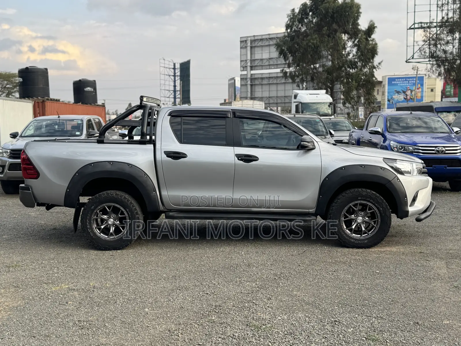 Toyota Hilux Rugged X 4x4 2018 Silver