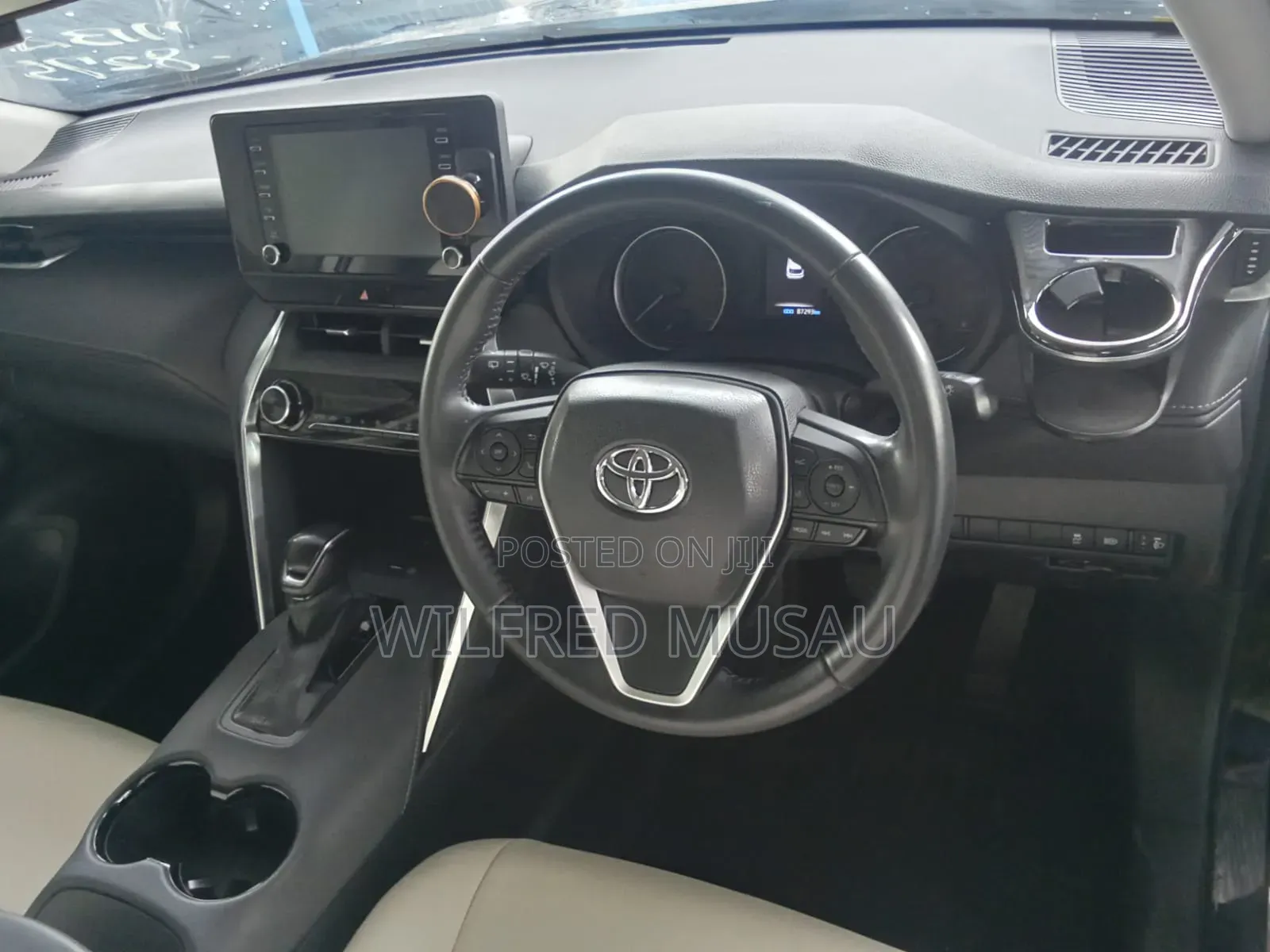 Toyota Harrier 2.0 2020 Black
