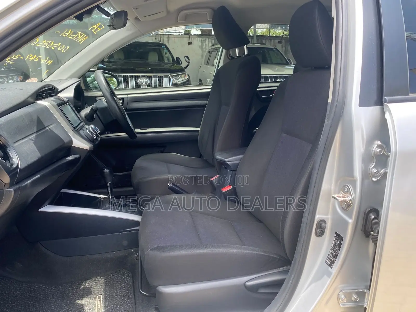 Toyota Corolla Fielder 2018 Silver