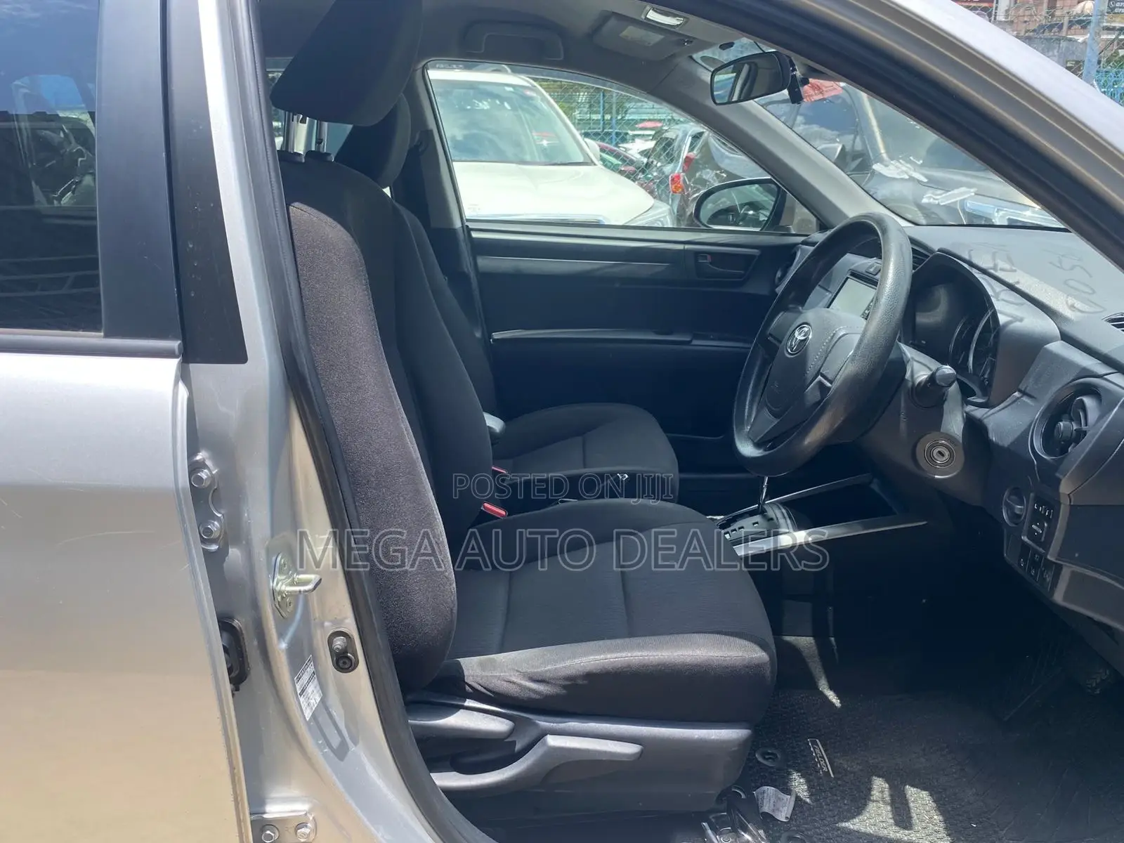 Toyota Corolla Fielder 2018 Silver