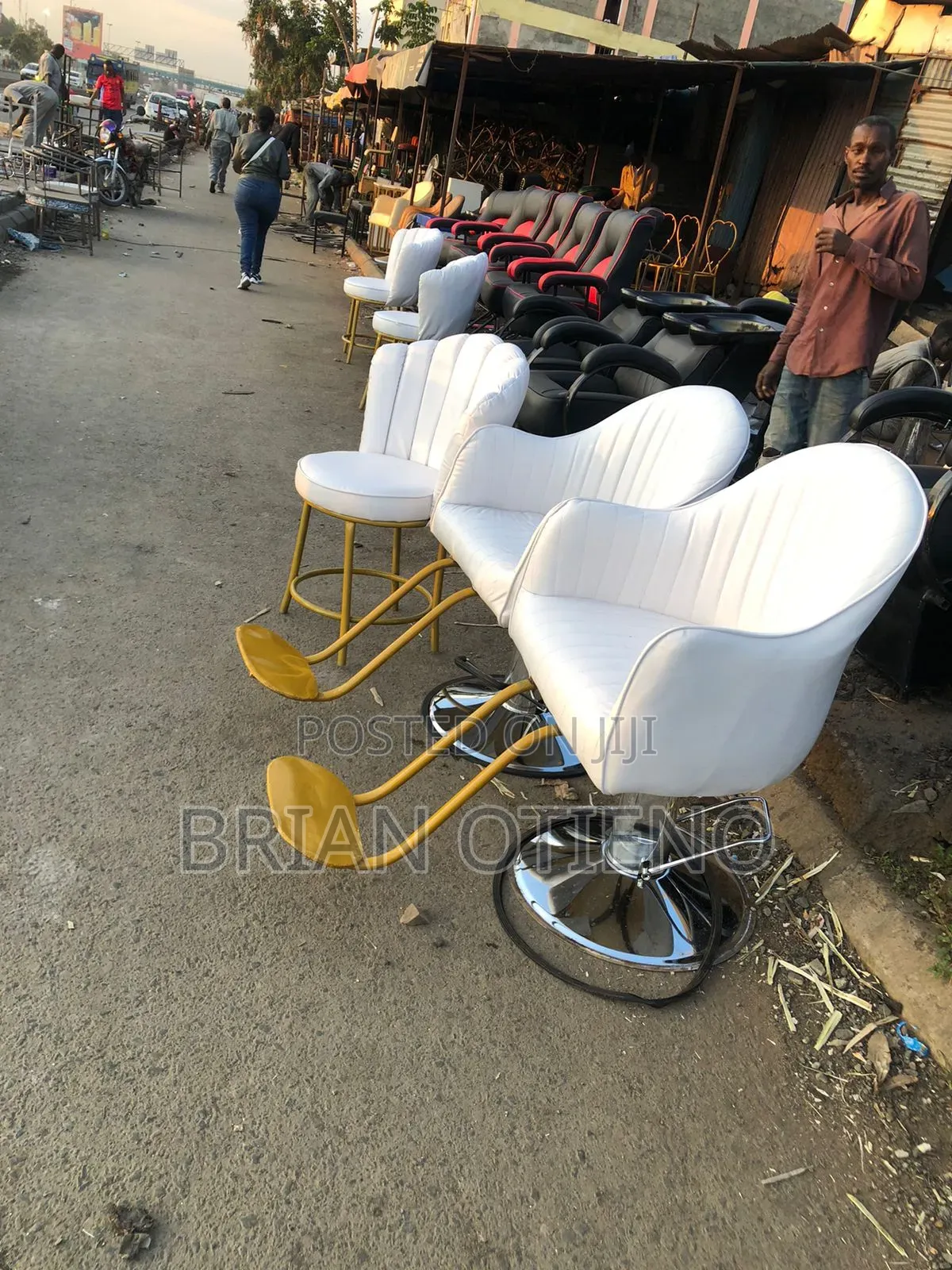 2 Hydraulic Styling Seats and Flower Styling