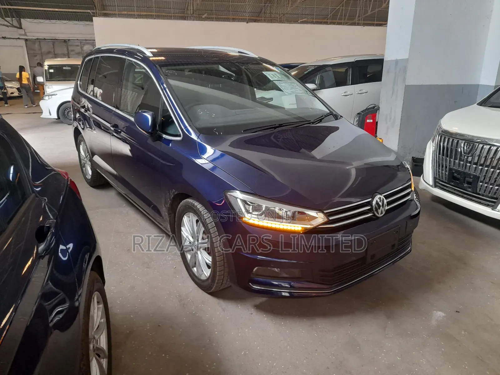 Volkswagen Touran 2018 Blue