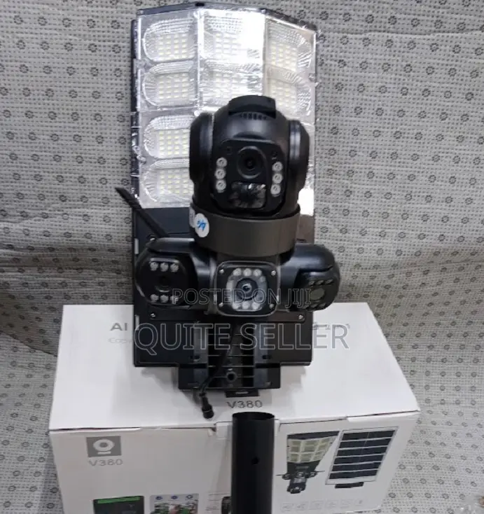 3 Len Solar Street Light With CCTV Camera 4g Pan-Tilt-Zoom(Ptz) Camera