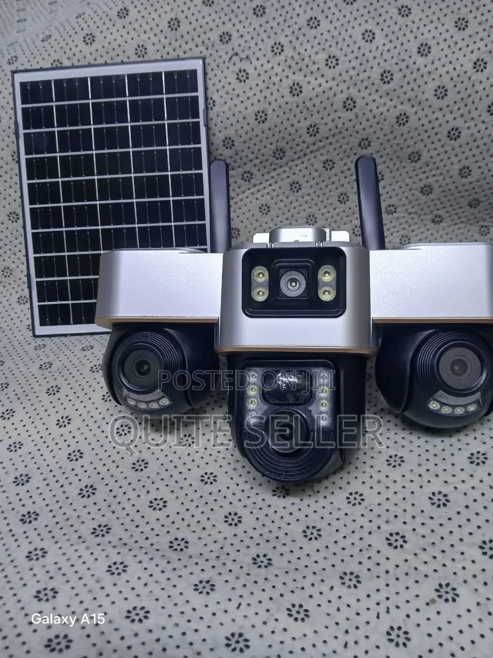 Solar 4g 3 PTZ and 3 Screens4g Auto Motion Detect