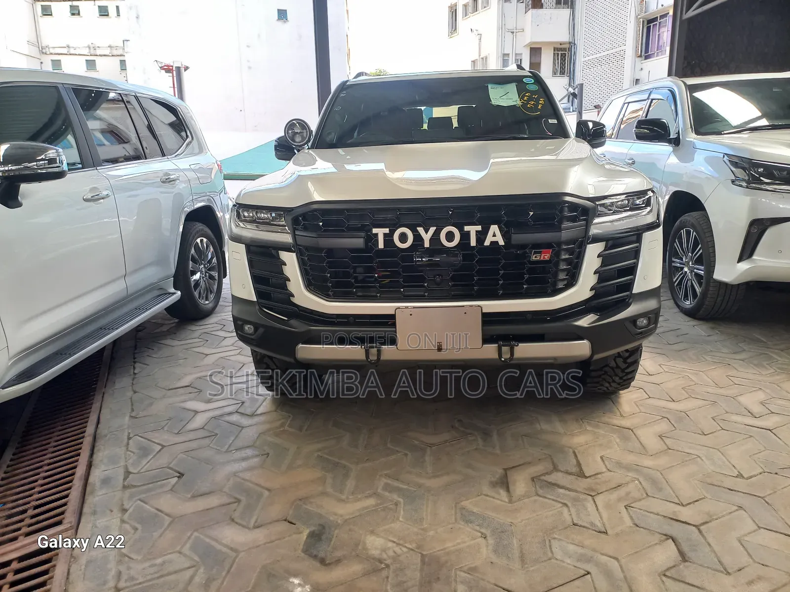New Toyota Land Cruiser LC300 2023 White