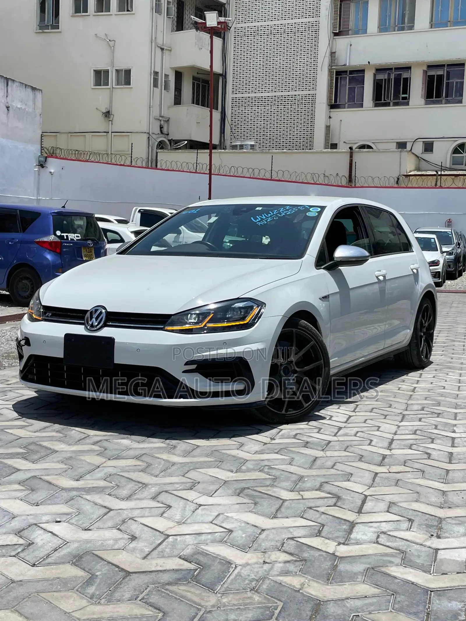Volkswagen Golf R 4-Door w/DCC & Navigation 2019 White