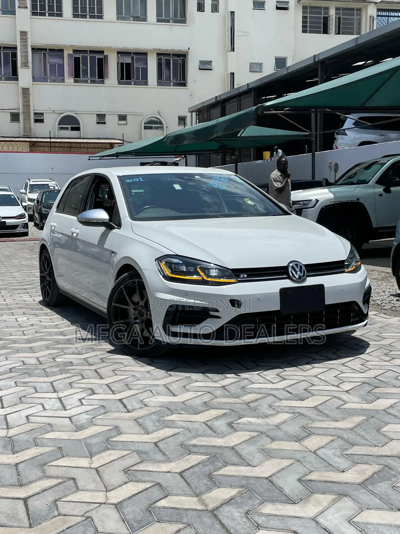 Volkswagen Golf R 4-Door w/DCC & Navigation 2019 White