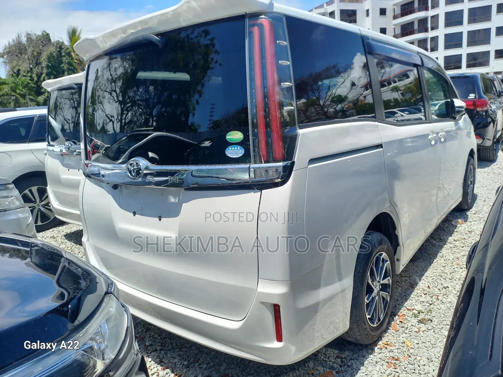 Toyota Noah 2.0 FWD (8 Seater) 2019 White