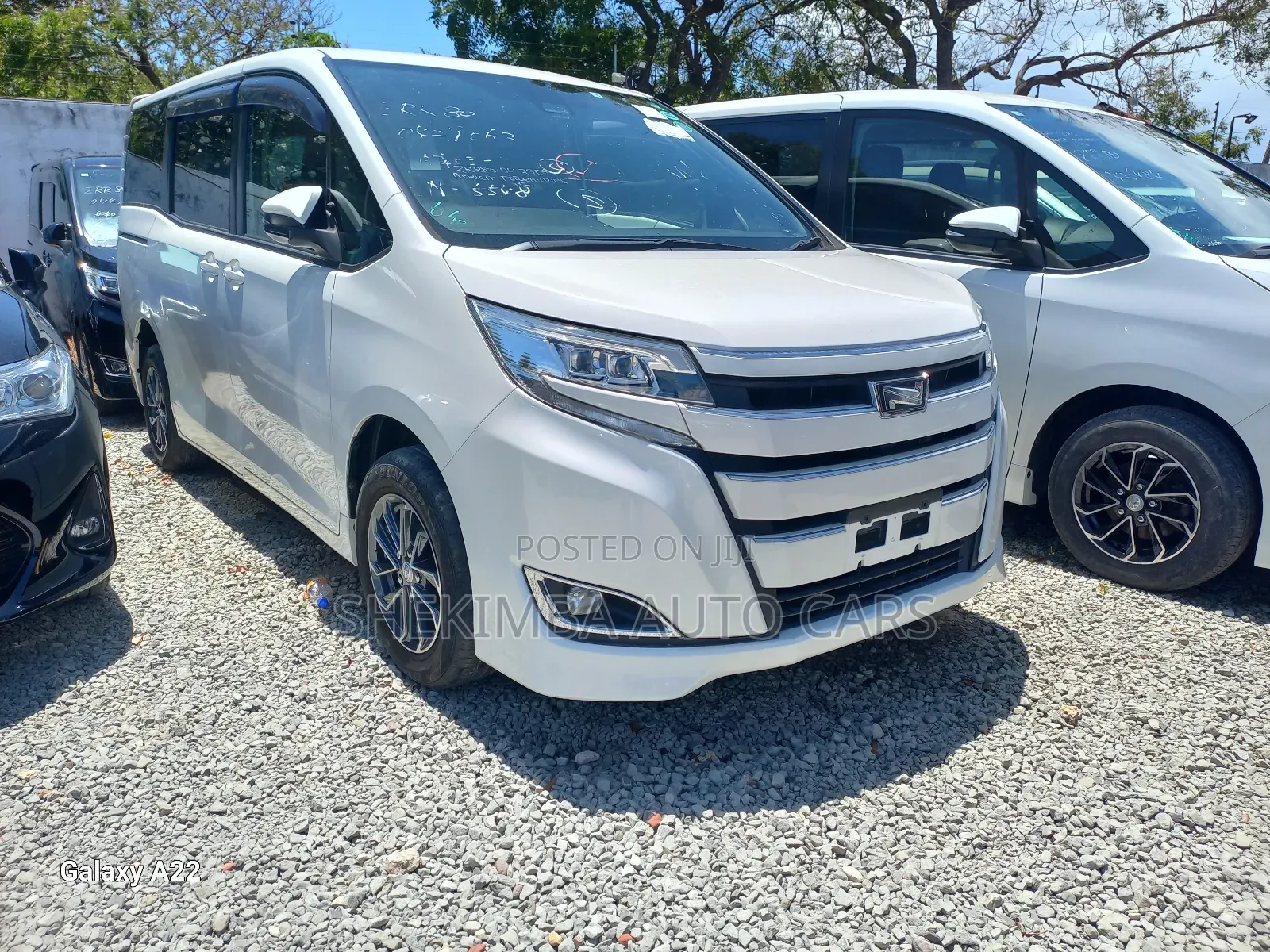 Toyota Noah 2.0 FWD (8 Seater) 2019 White