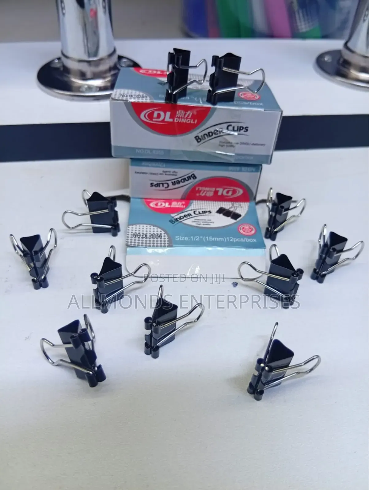 A Packet of 12 Pieces Binder Clip 1/2 Inch- 15mm