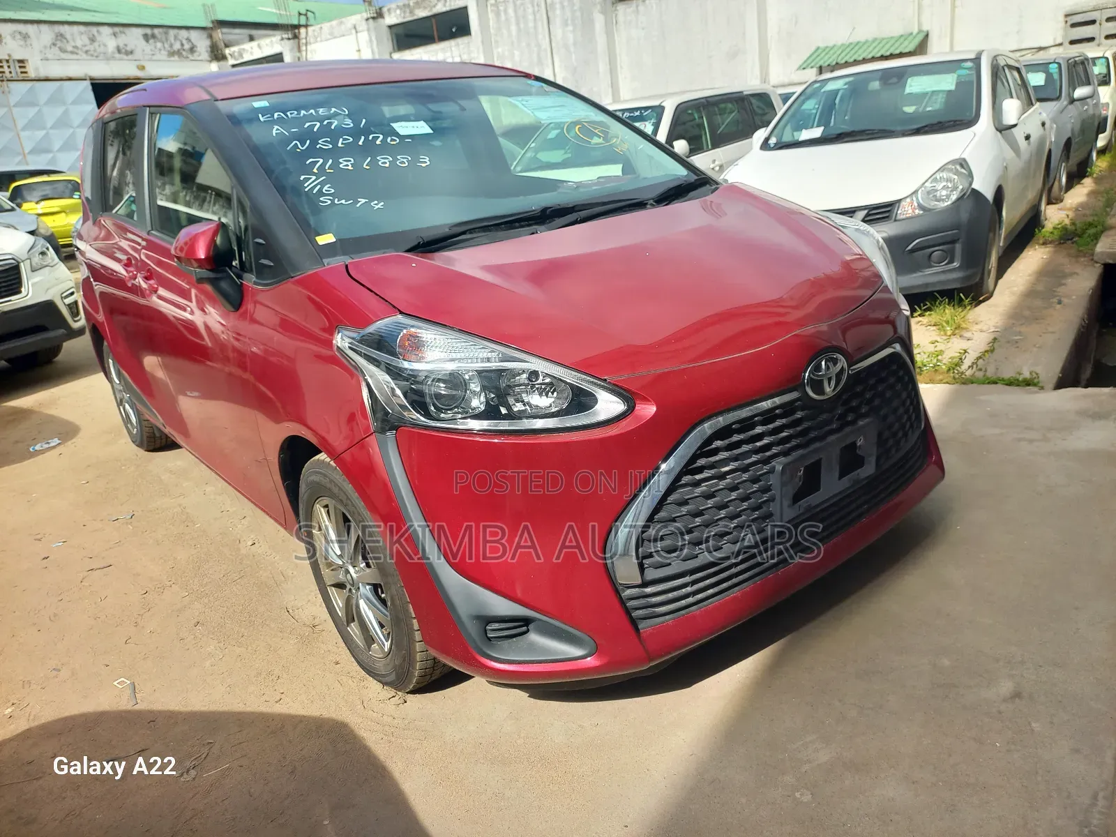 Toyota Sienta 2019 Red