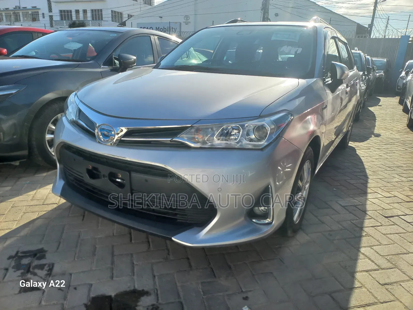 Toyota Corolla Fielder 1.5 Hybrid FWD 2019 Silver