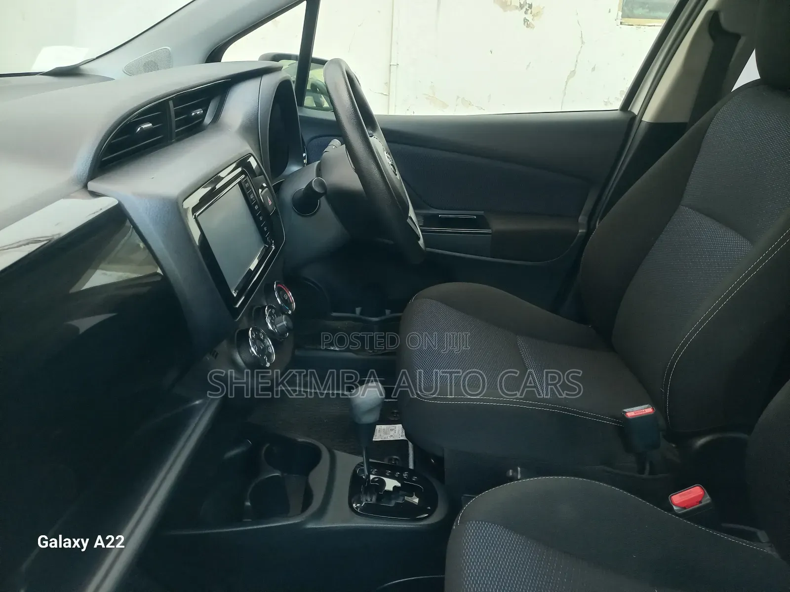 Toyota Vitz 1.3 FWD 5dr 2019 Silver