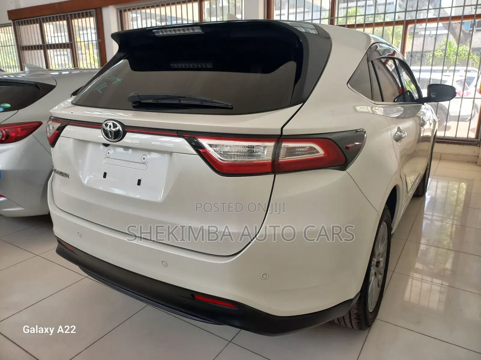 Toyota Harrier 2.0 2019 White