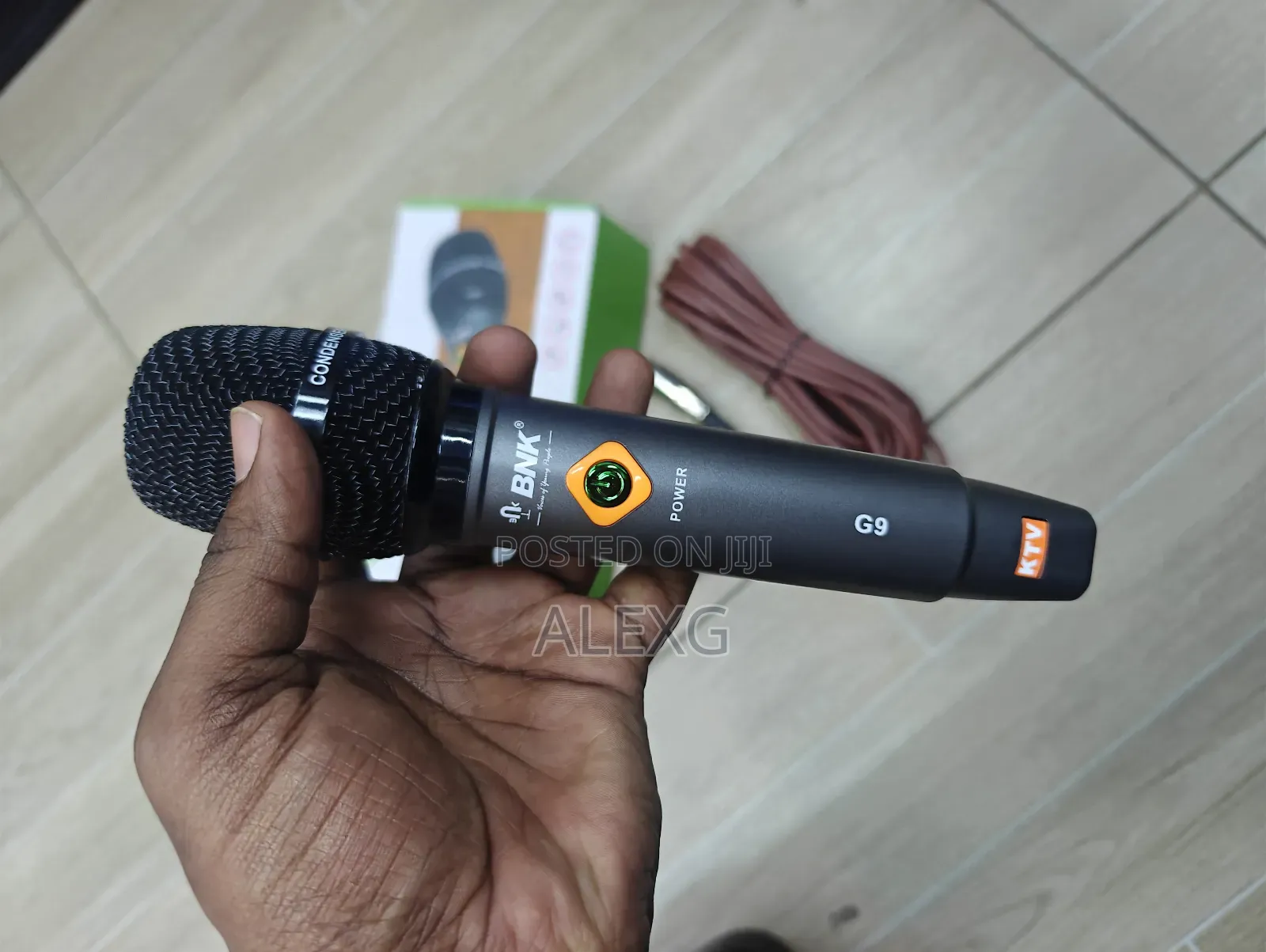 BNK Corded Microphone G9