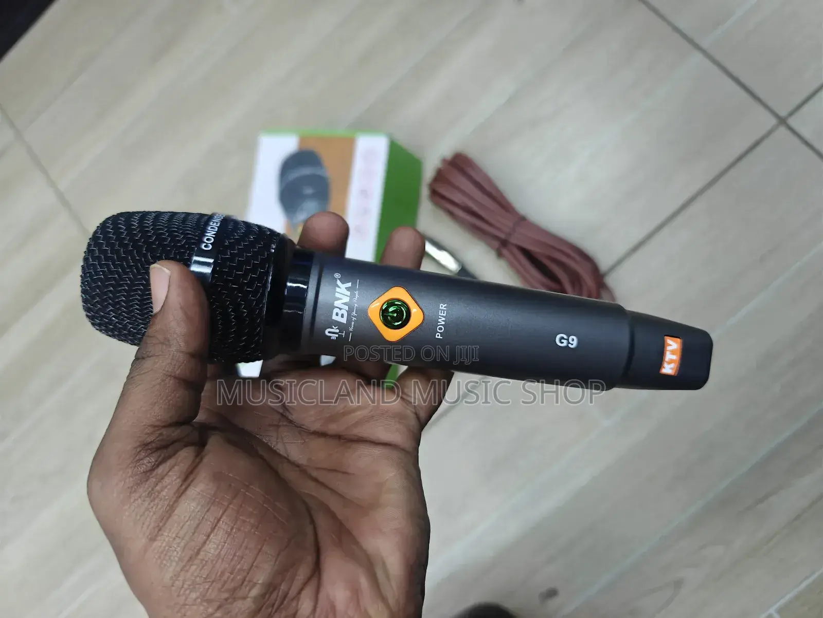 BNK Corded Microphone G9