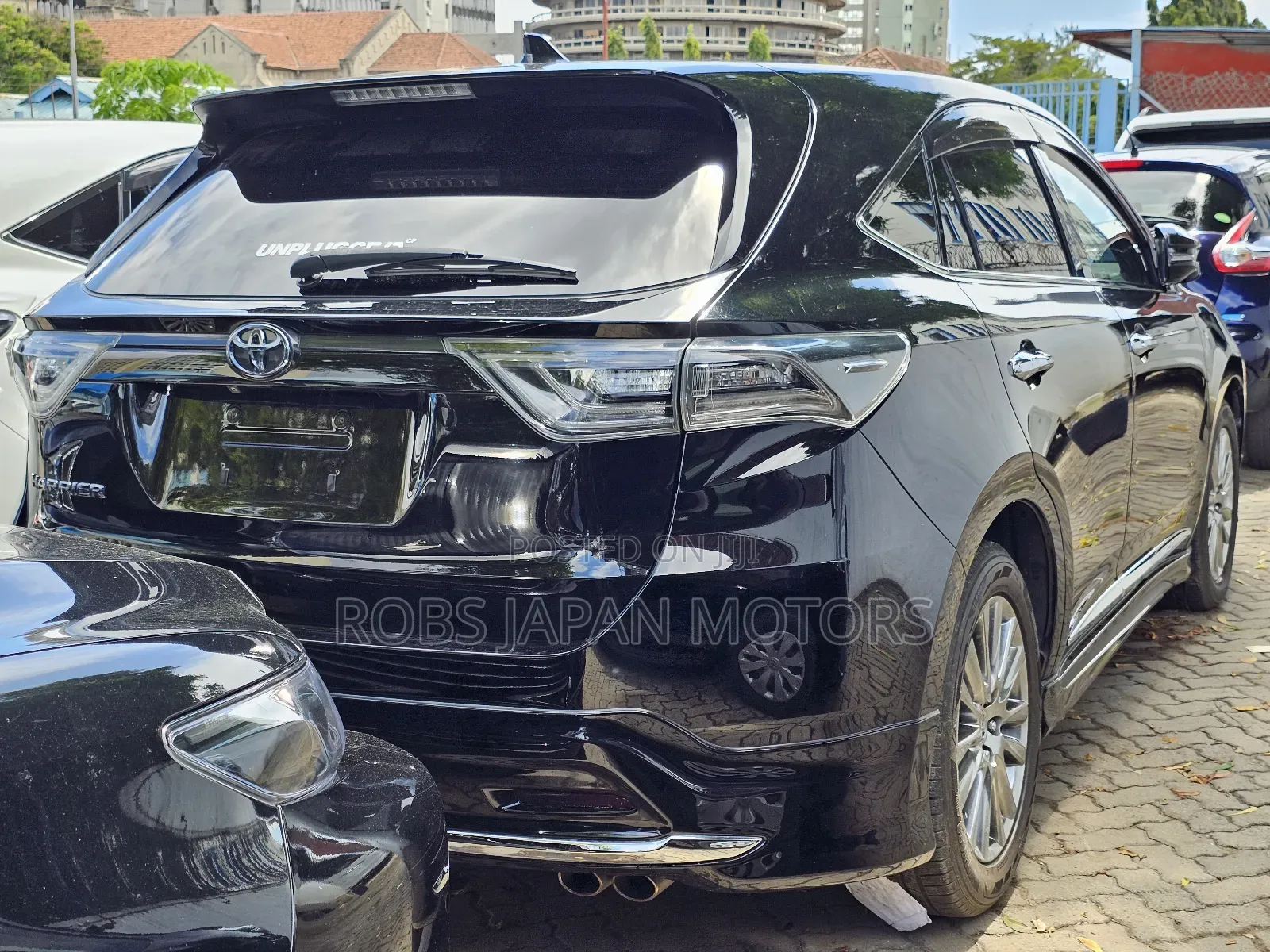 Toyota Harrier 2.0 2018 Black