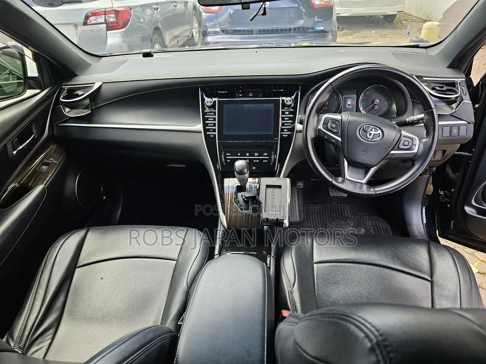 Toyota Harrier 2.0 2018 Black
