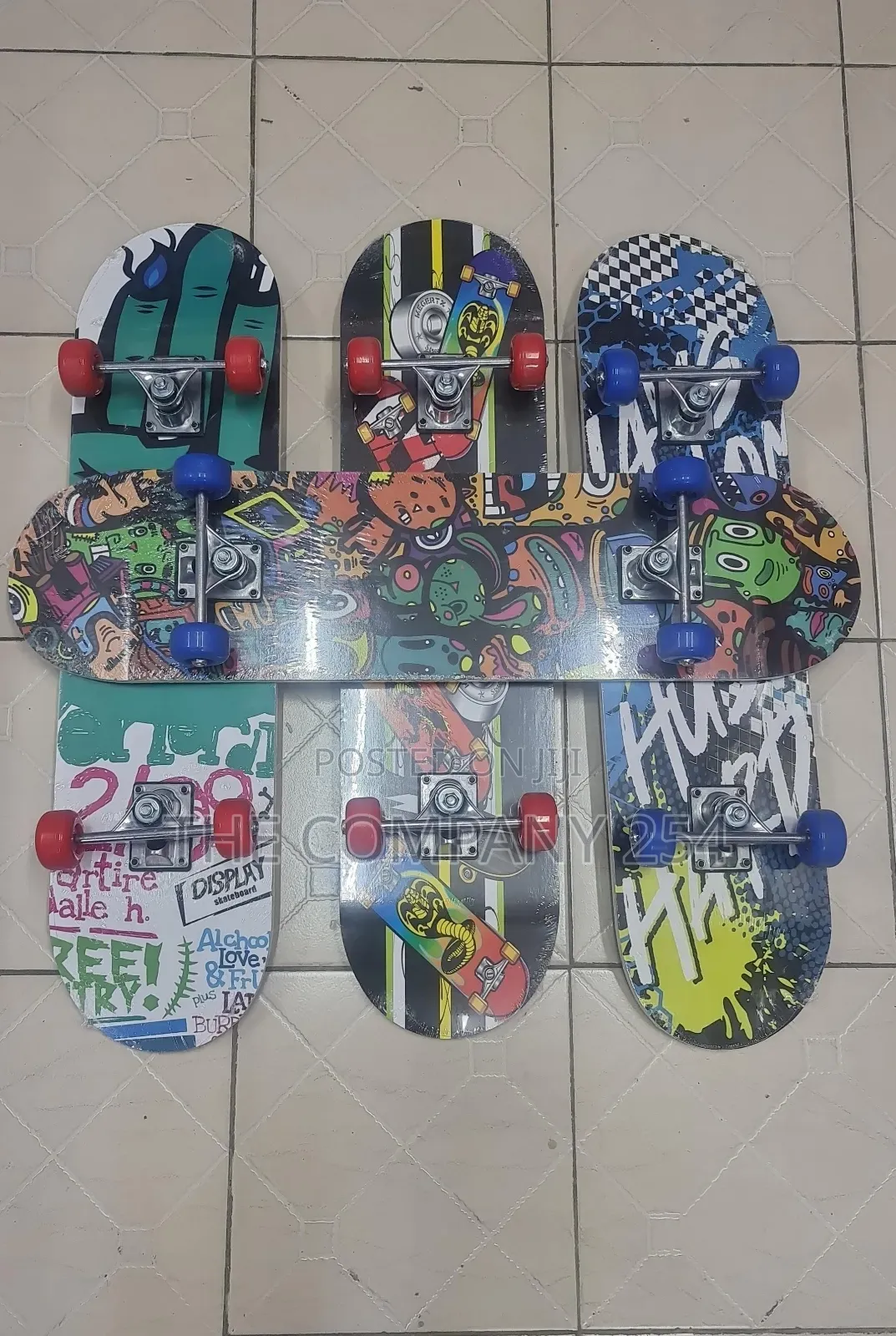 Large Sized Quality Durable Skatting Board With Graffit