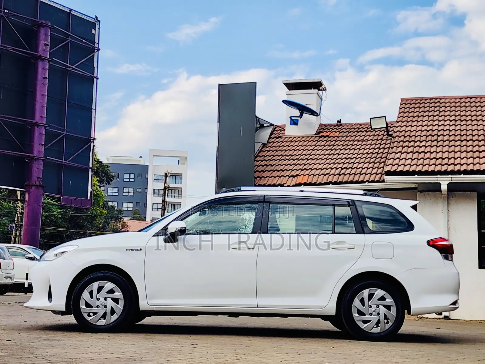 Toyota Corolla Fielder 1.5 Hybrid FWD 2019 White