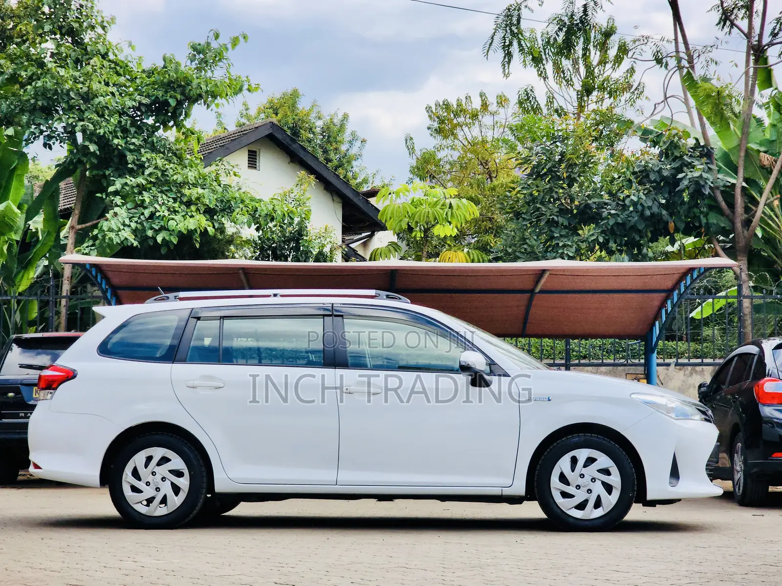 Toyota Corolla Fielder 1.5 Hybrid FWD 2019 White
