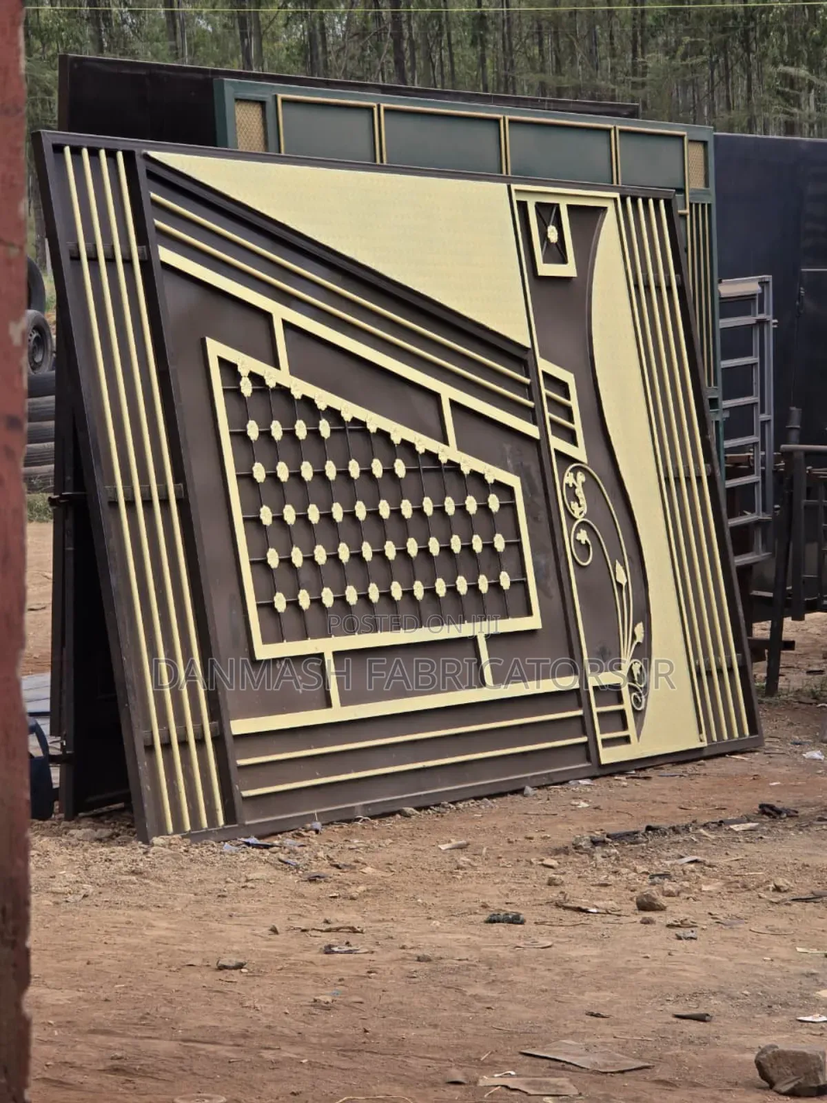 Elegant Brown and Gold Steel Gate