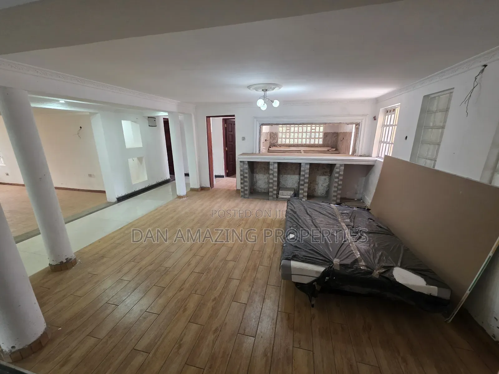 5bdrm Maisonette in Thome On 1/2 Acre for sale