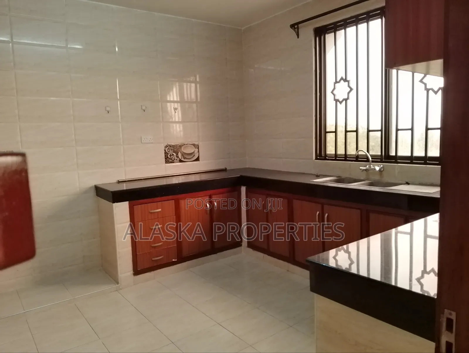 4bdrm Apartment in Beach Road Estate, Nyali for rent