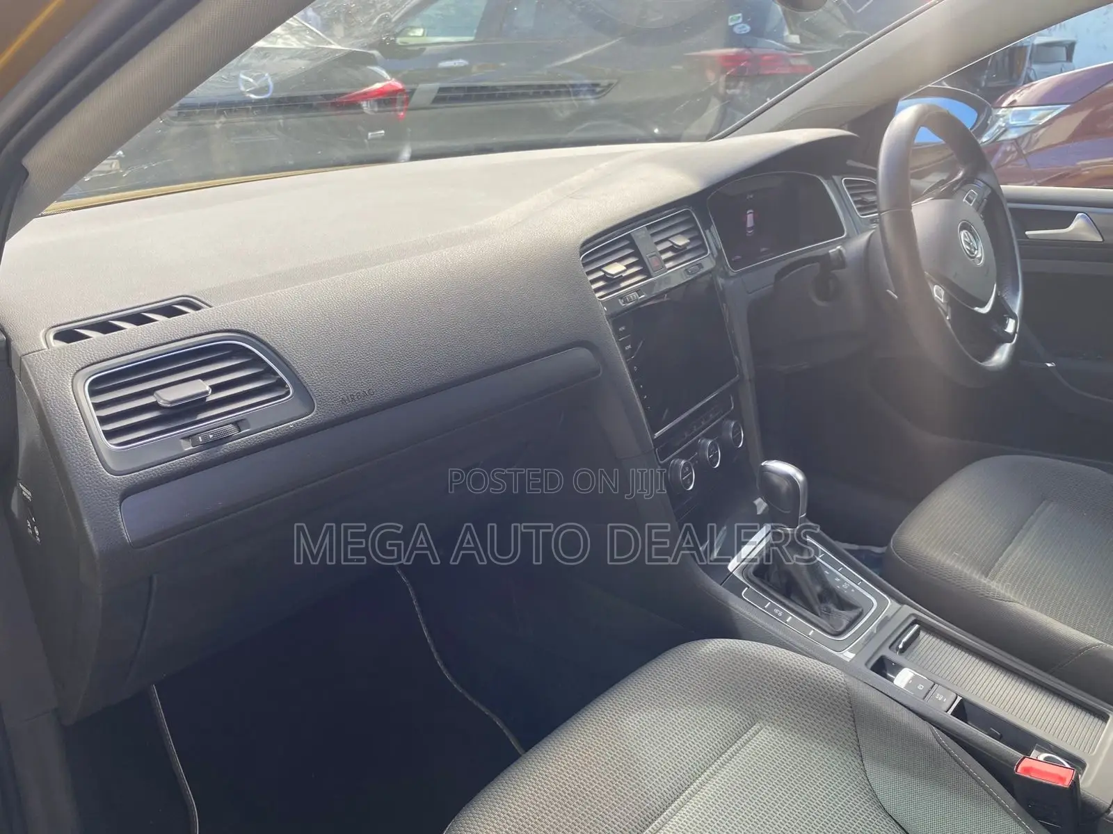 Volkswagen Golf 2018 Yellow