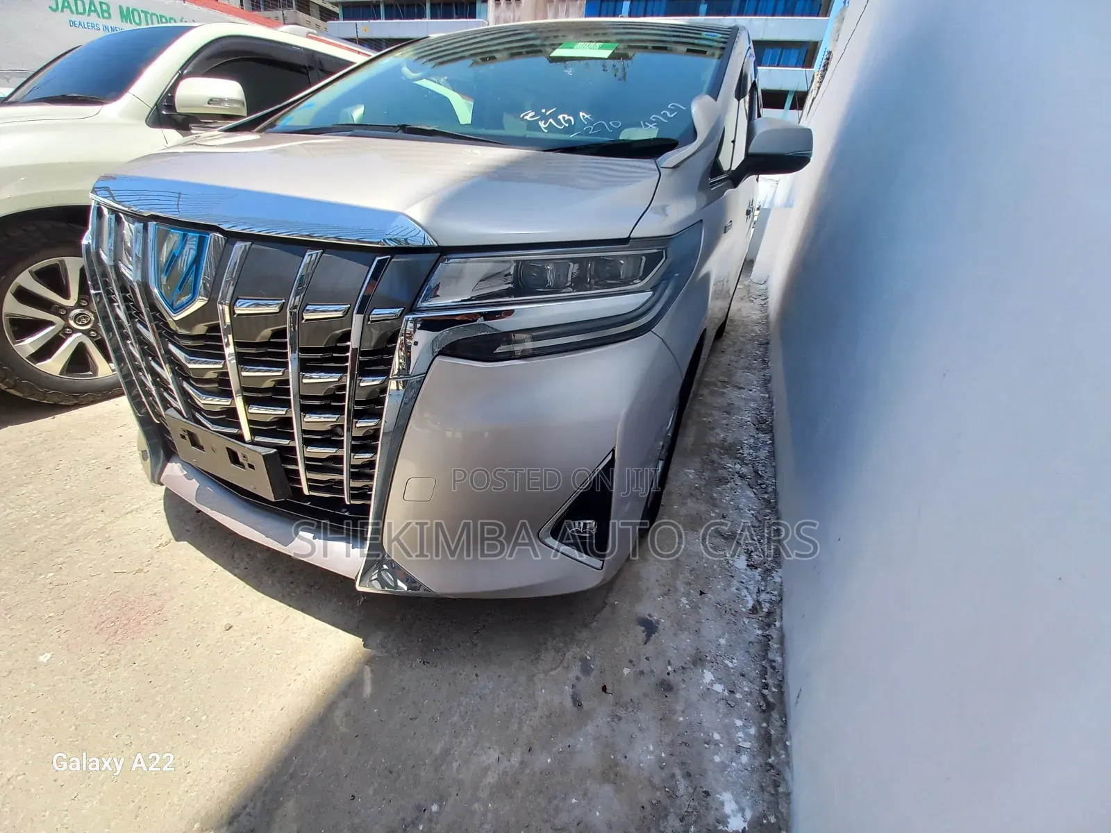 Toyota Alphard 2.5 Hybrid AWD 2019 Beige