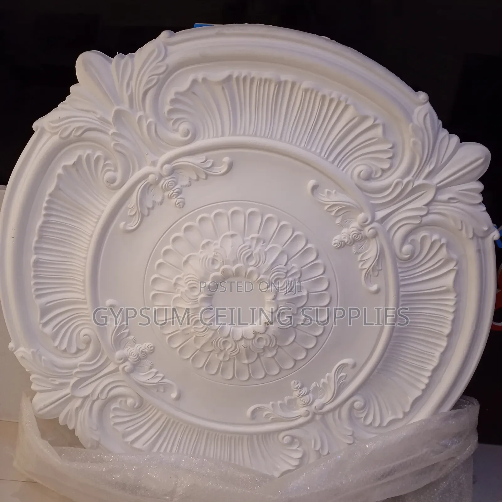 Pu Medallion 100cm