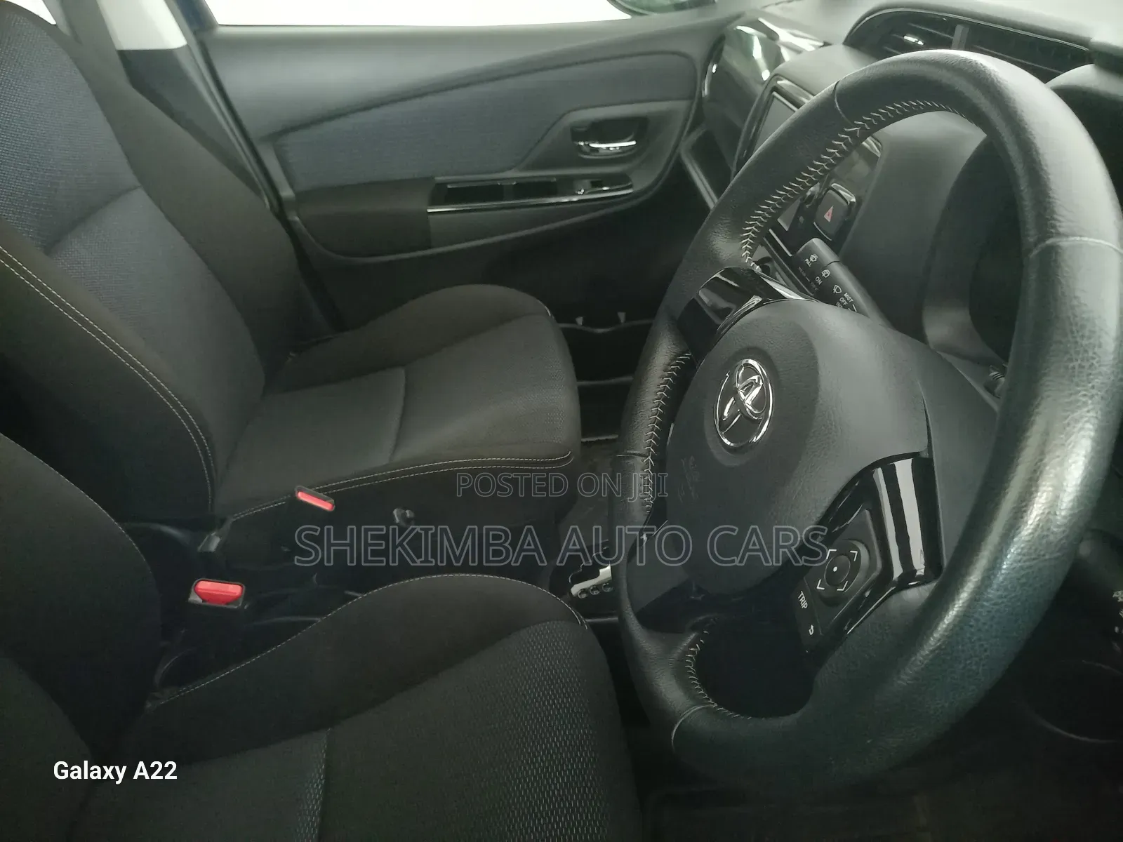 Toyota Vitz 1.5 FWD Hybrid 5dr 2019 Blue