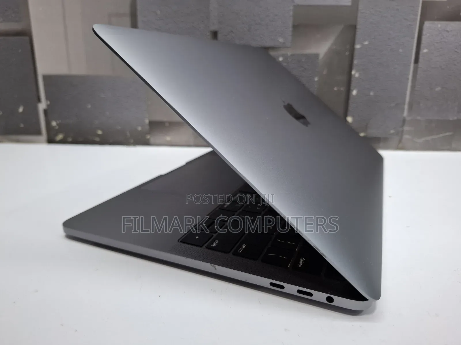 Laptop Apple MacBook Pro 2018 16GB Intel Core i7 SSD 256GB