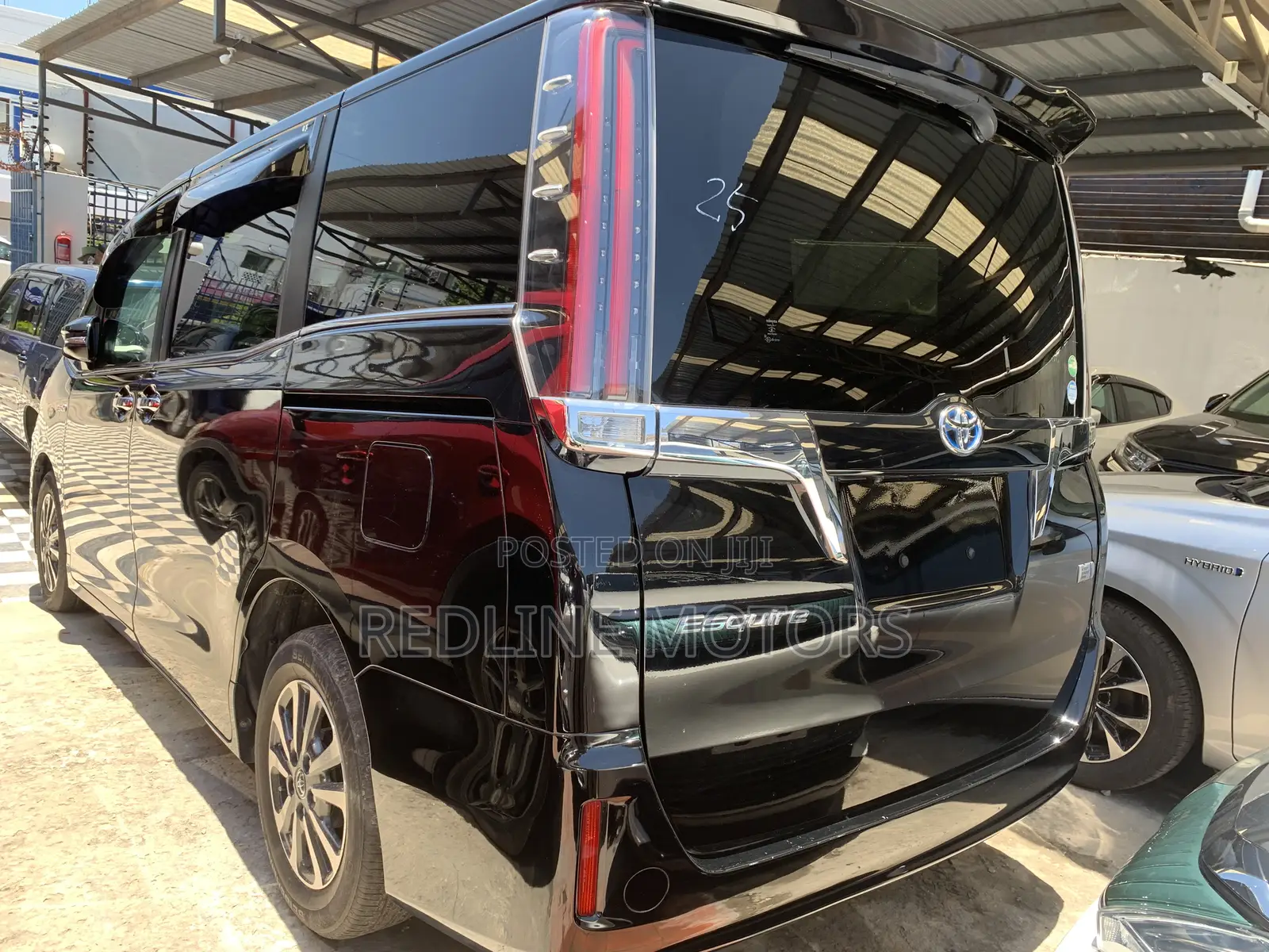 Toyota Esquire 1.8 FWD Hybrid (7 seater) 2018 Black