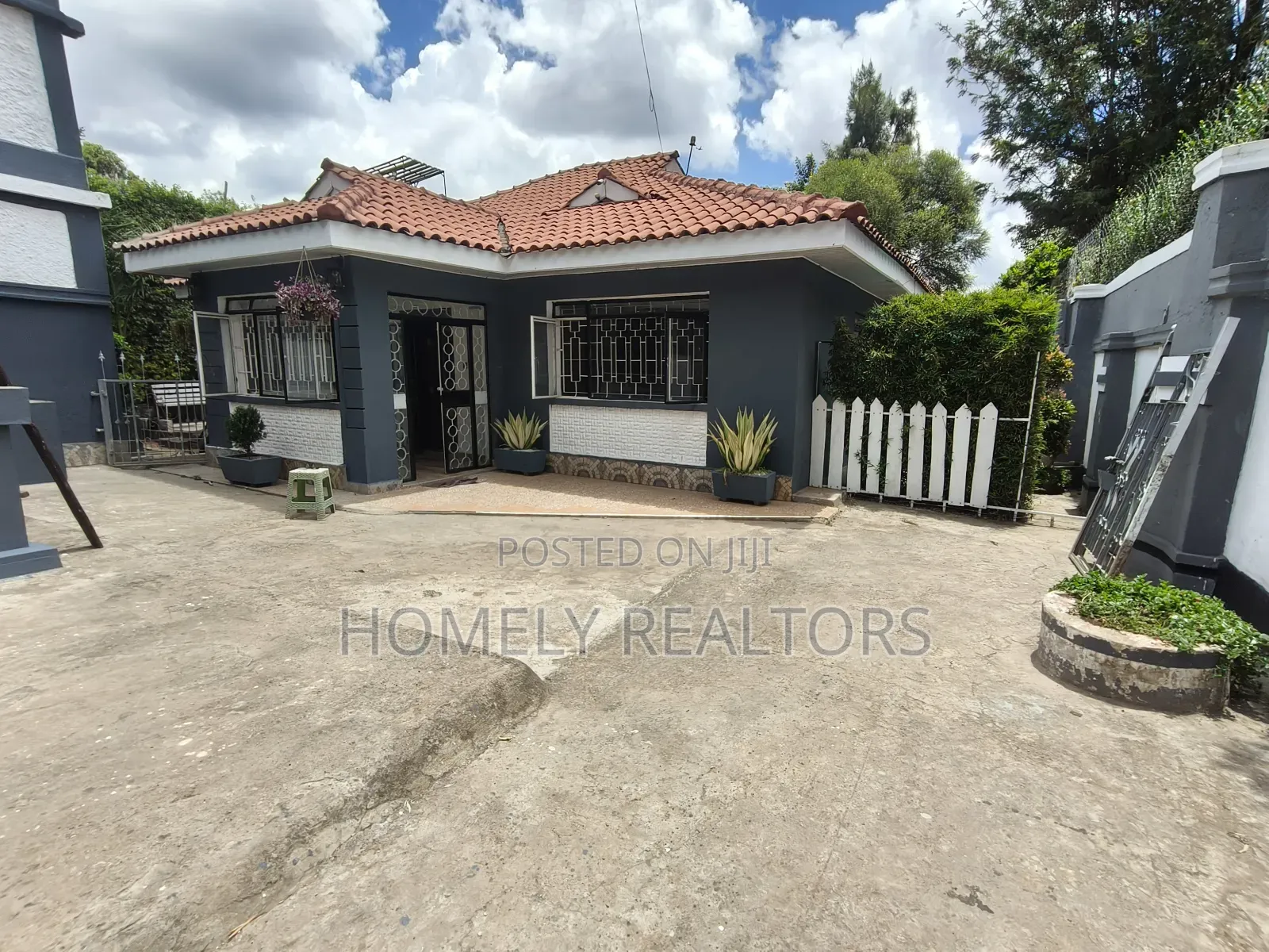 3bdrm Bungalow in Kerarapon Drive for rent