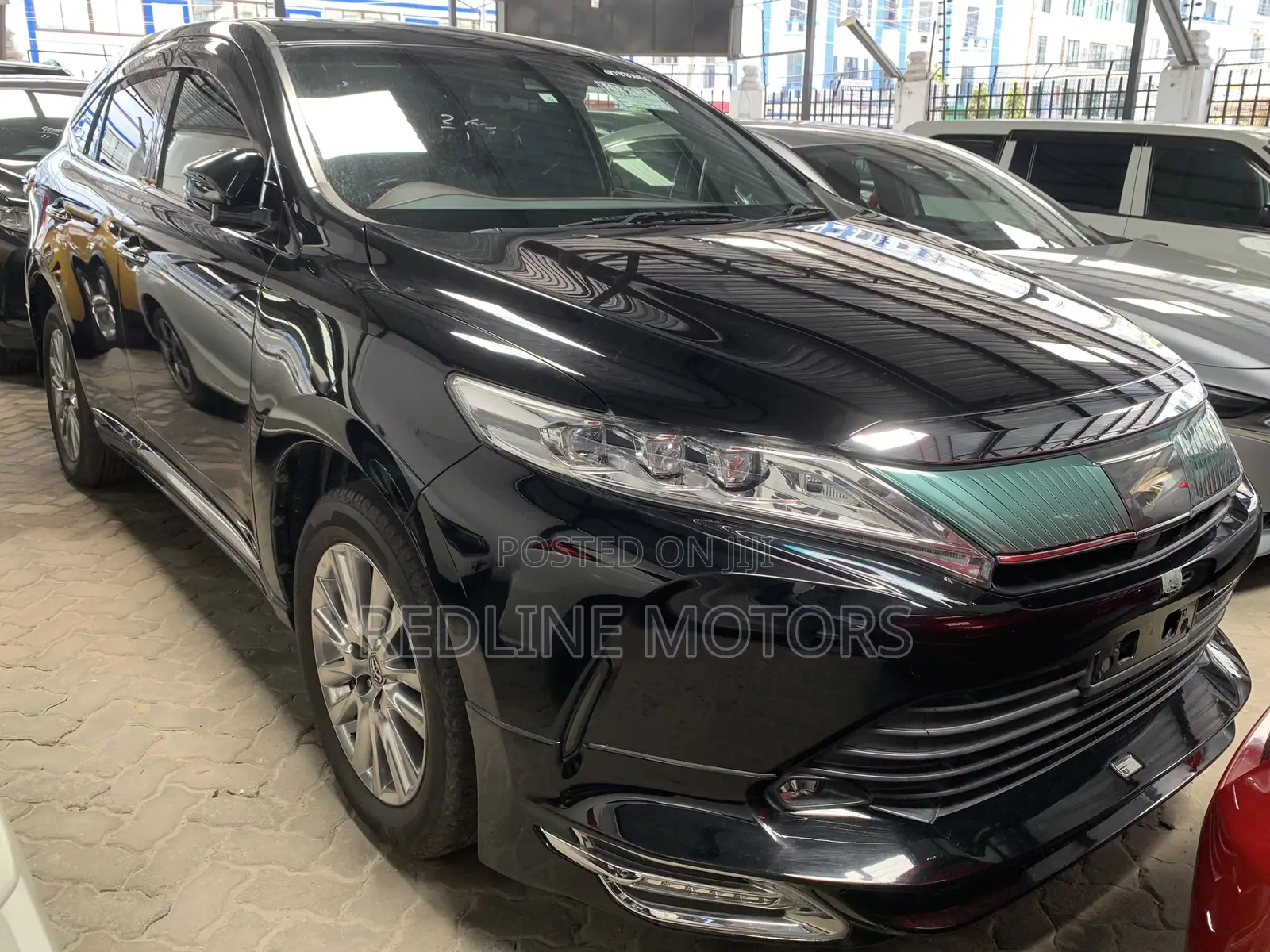 Toyota Harrier 2.0 4WD 2018 Black