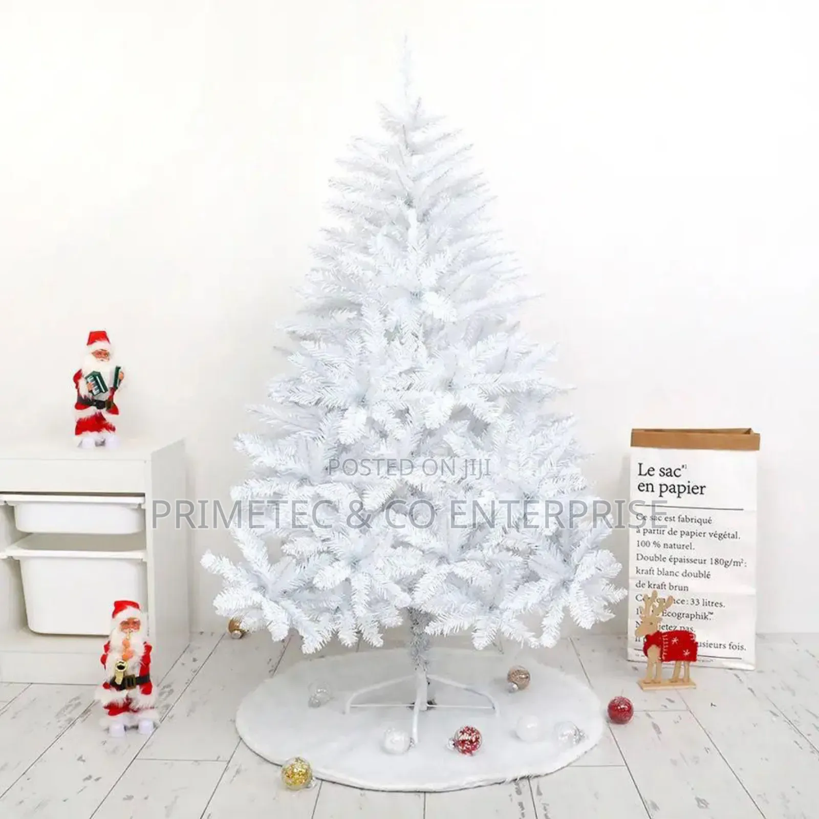 *White Christmas Tree