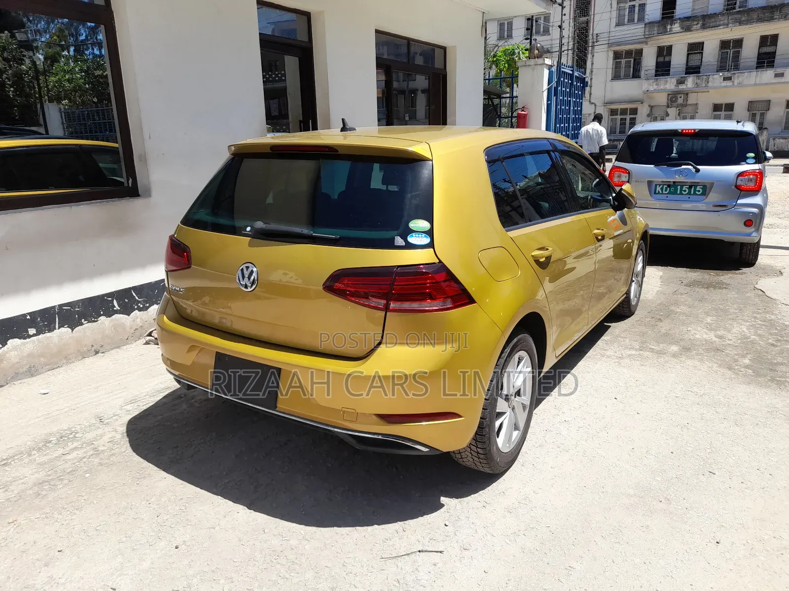 Volkswagen Golf 2018 Gold