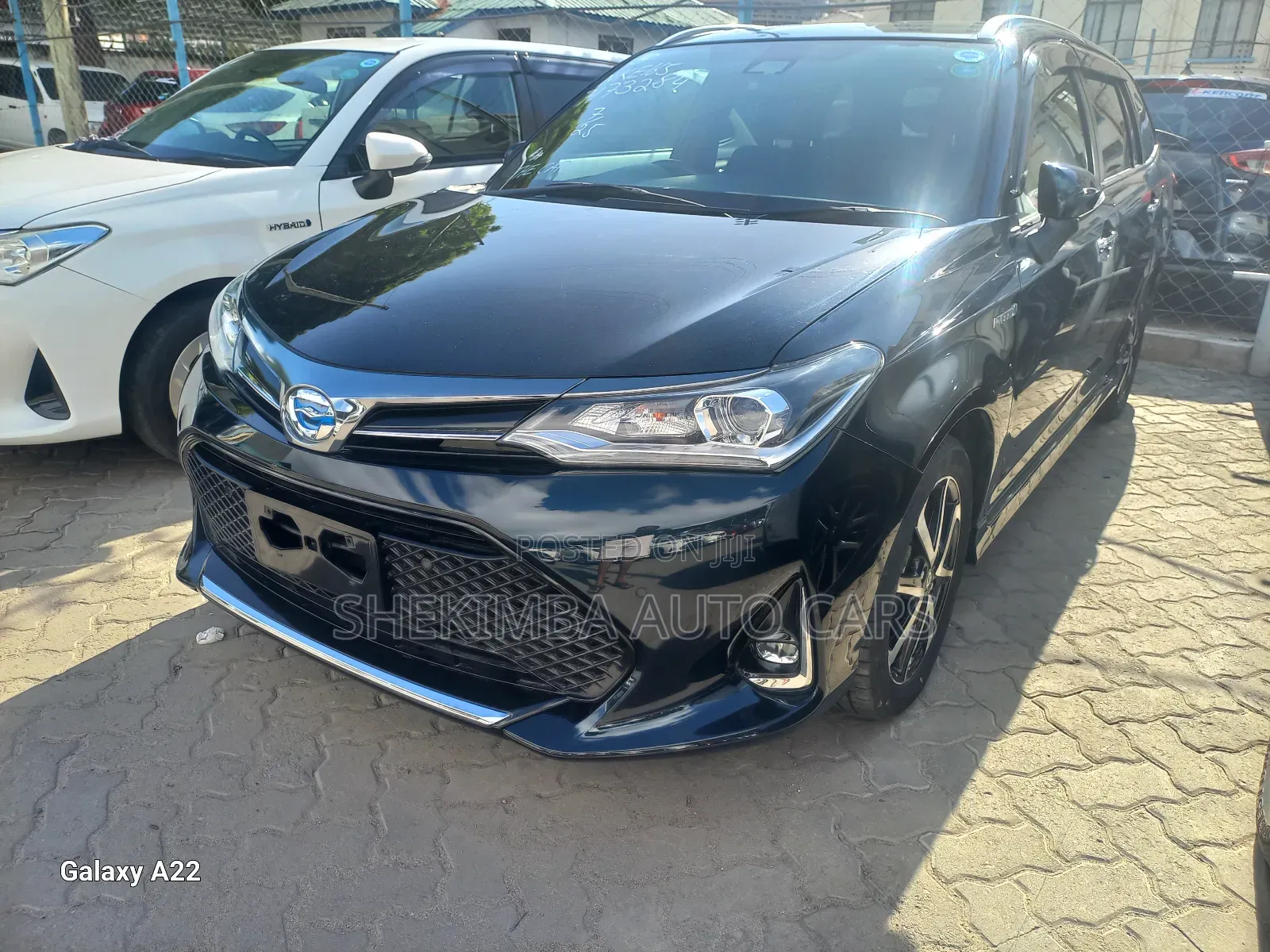 Toyota Corolla Fielder 1.5 Hybrid FWD 2019 Blue