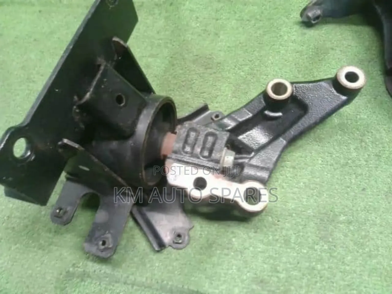 Suzuki Solio Gearbox Mount.