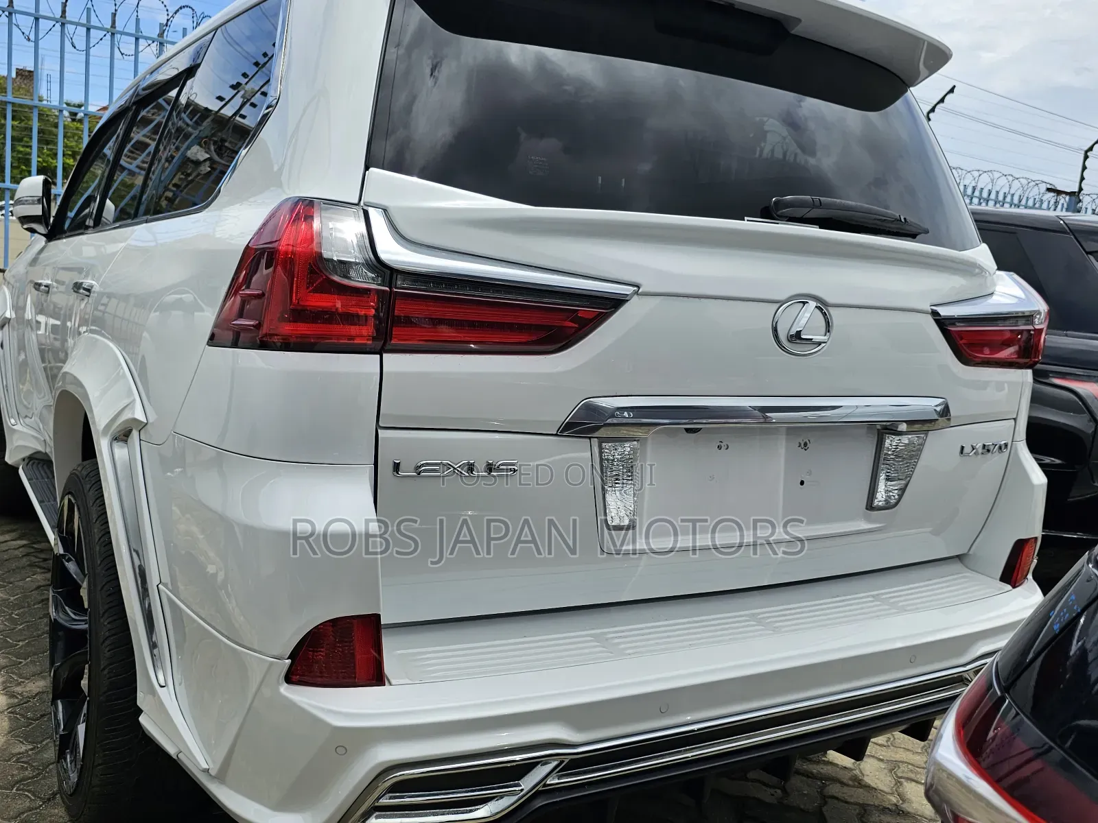 Lexus LX 570 AWD 2017 Pearl