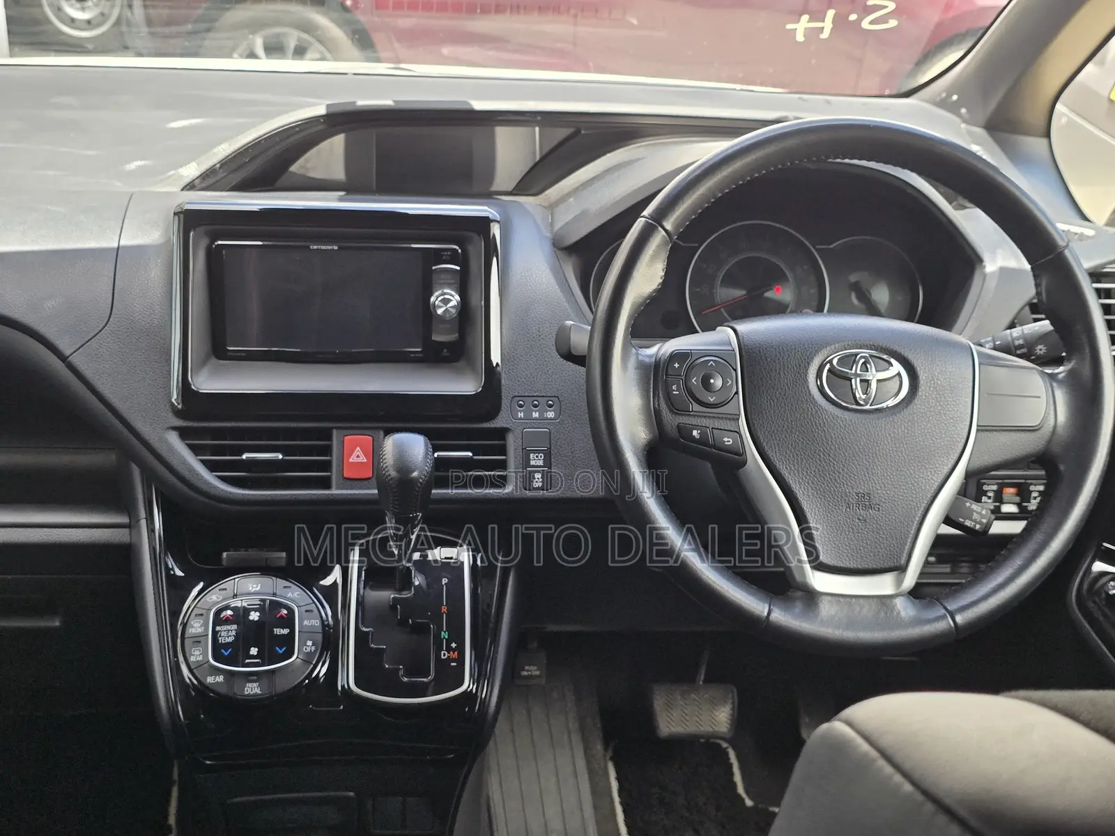 Toyota Noah 2018 White