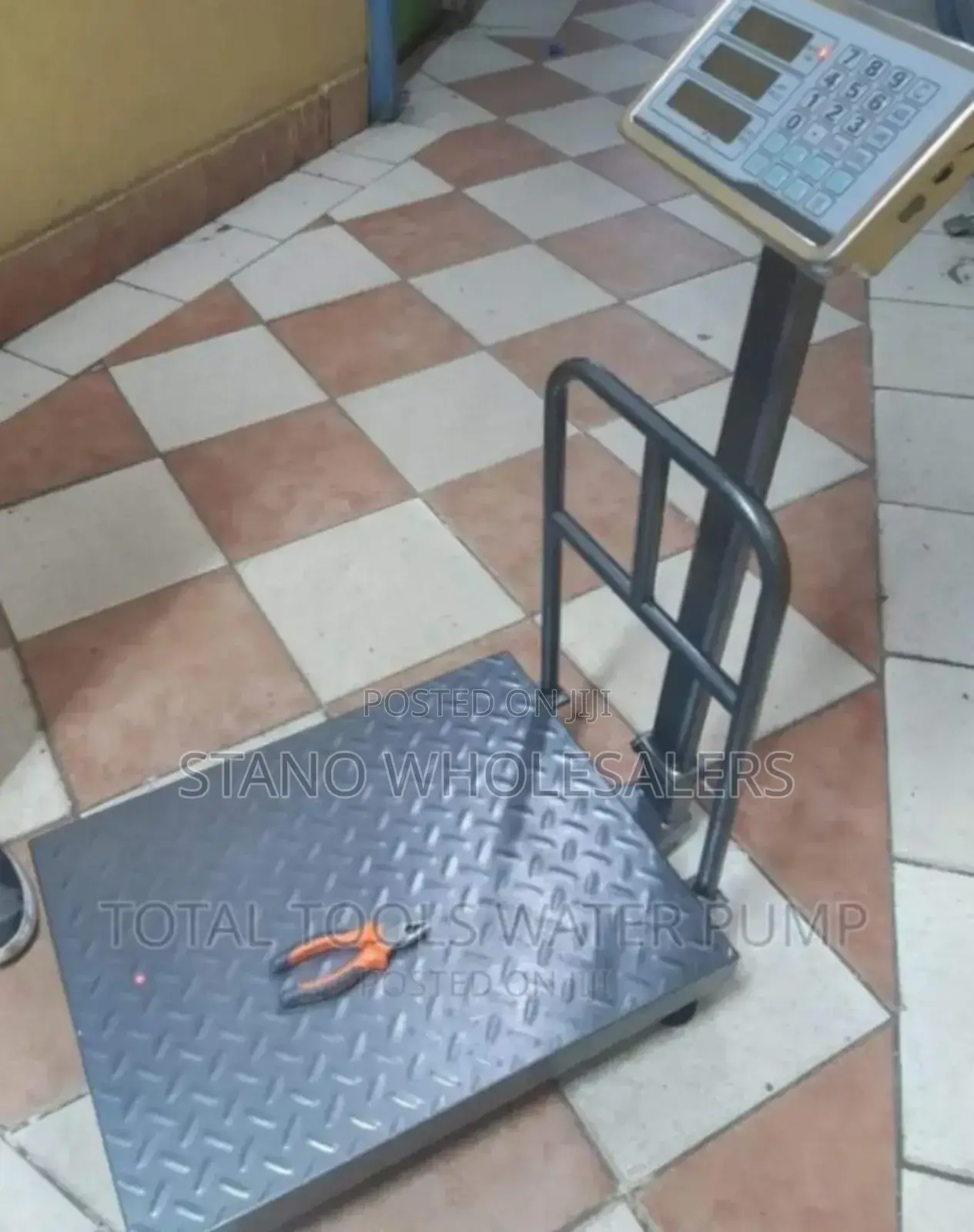 Maximum 300kgs. Commercial 300kg Weigh Scale